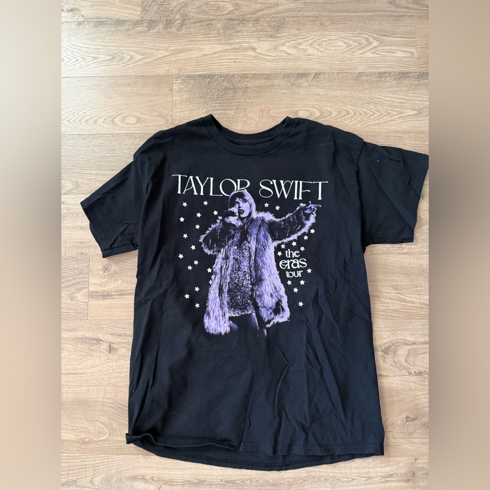 Taylor Swift Black Tour T-Shirt